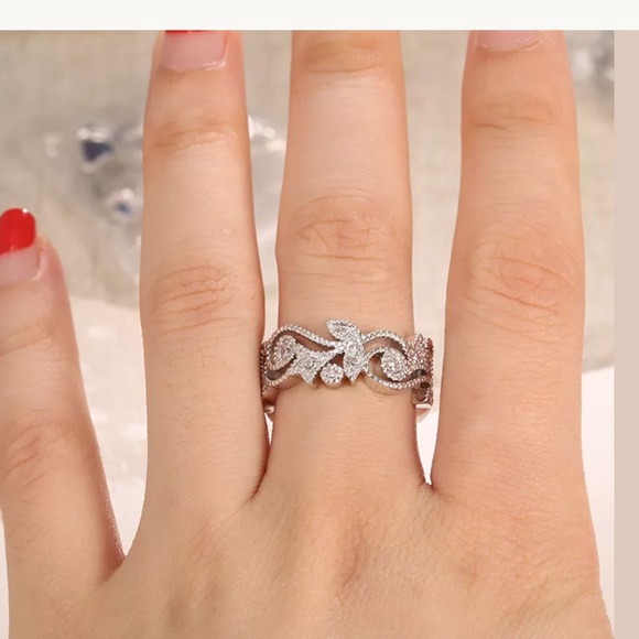 White gold filled topaz leaves ring - Picture 2 of 3